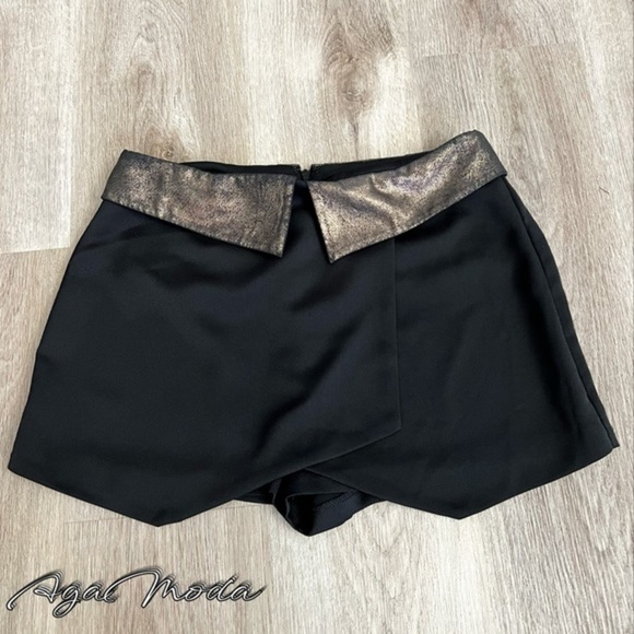 Guess Dressy Black Short Skort -> Guess Dressy Black Short Skort - Picture 1 of 14